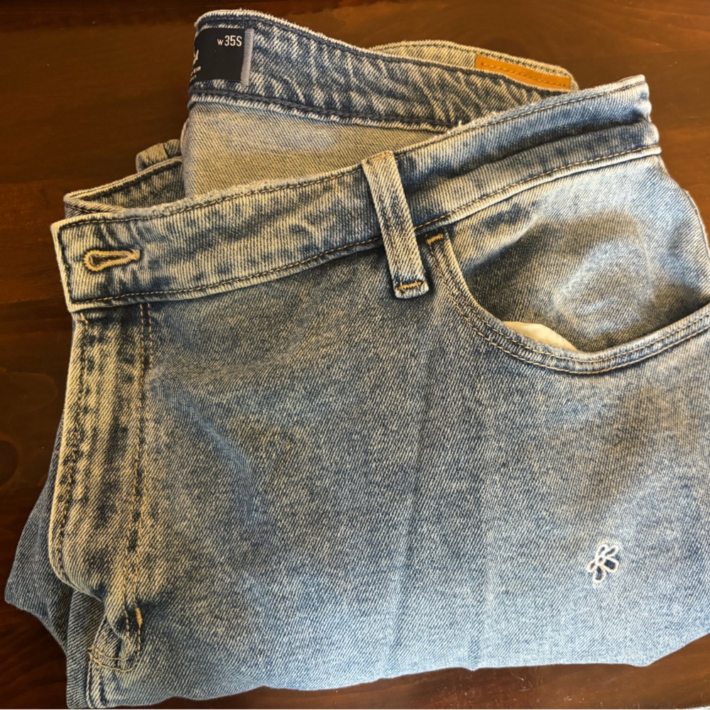 Hollister | Women’s Dad Jeans | size: 20s | NWOT | Flower detailing